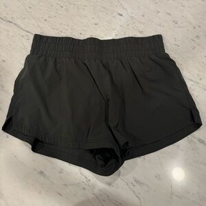 Varley kallin run shorts - dark green